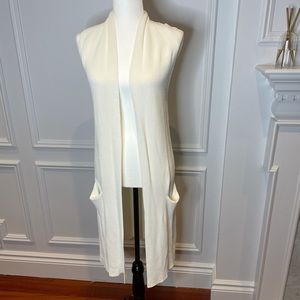 Aritizia Wilfred sleeveless cardigan sweater cream